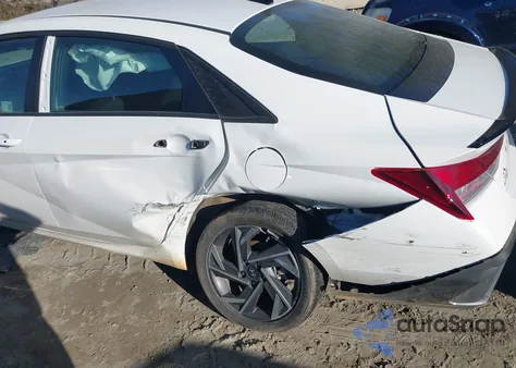 2025 Hyundai Elantra Sel Sport z USA, uszkodzony, nr VIN KMHLM4DG5SU982681